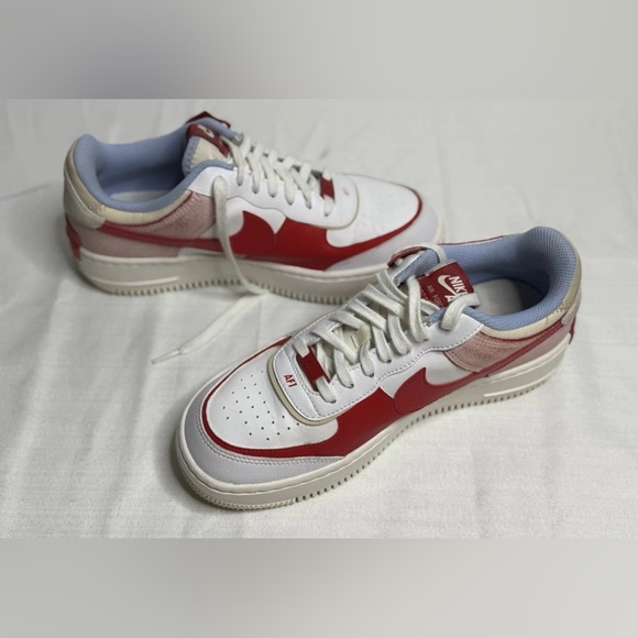 Nike Air Force 1 Low Women’s University Red Cracked Leather Sneakers Size 9.5 - Picture 1 of 12